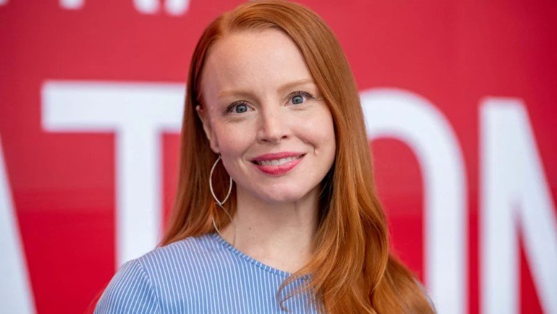 Lauren Ambrose